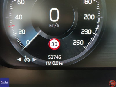 Volvo XC40 B5 AWD Geartronic R-design (10)