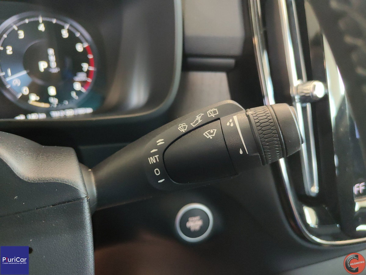 Volvo XC40 B5 AWD Geartronic R-design (18)