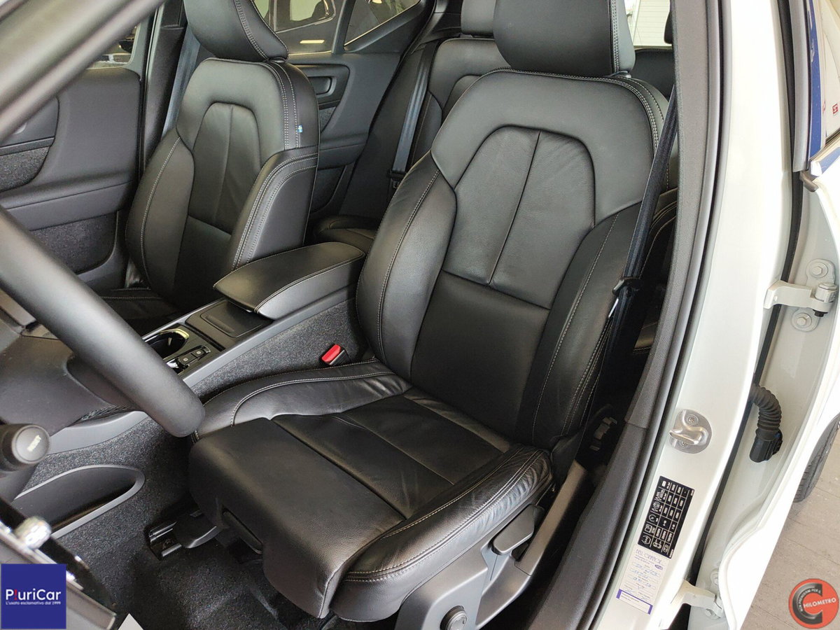 Volvo XC40 B5 AWD Geartronic R-design (4)