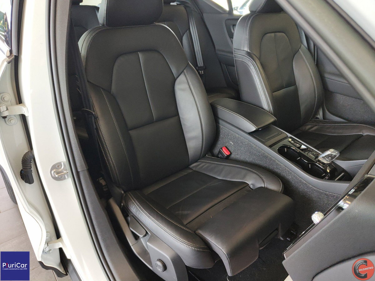 Volvo XC40 B5 AWD Geartronic R-design (5)
