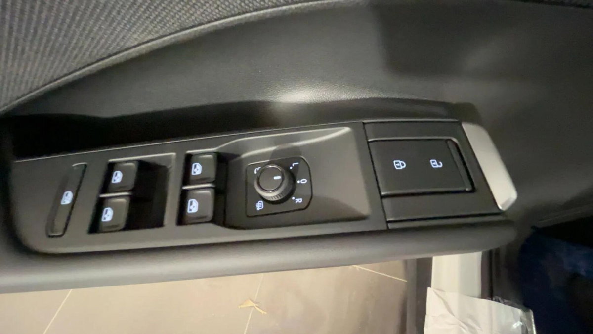 Volkswagen T-Roc 1.5 etsi Life 150cv dsg (17)