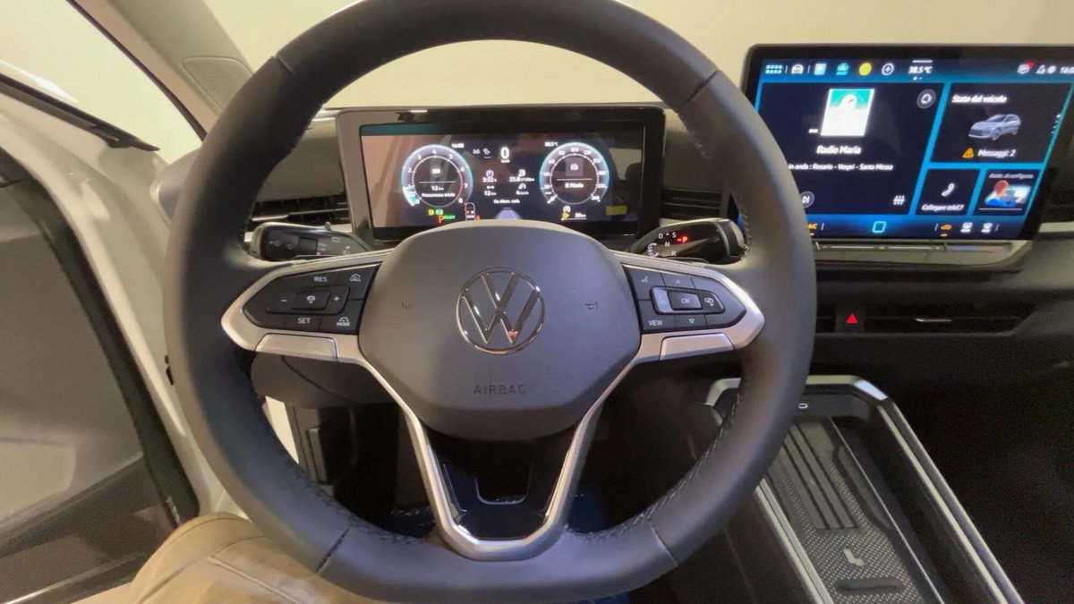 Volkswagen T-Roc 1.5 etsi Life 150cv dsg (8)