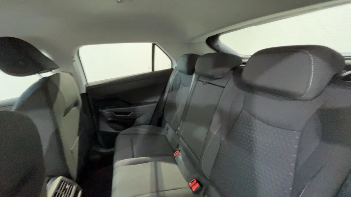 Volkswagen T-Roc 1.5 etsi Life 150cv dsg (15)