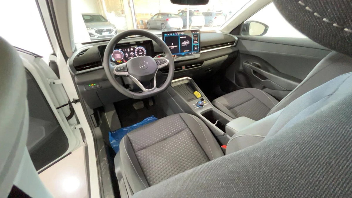 Volkswagen T-Roc 1.5 etsi Life 150cv dsg (9)