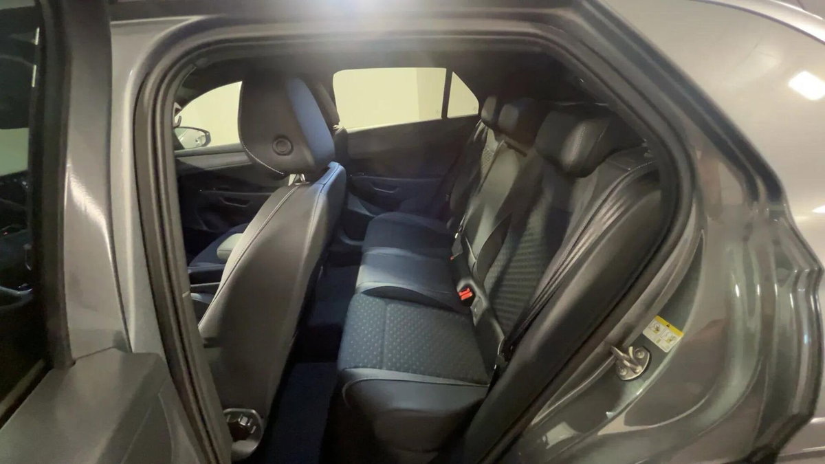 Volkswagen T-Roc 1.5 etsi R-Line 150cv dsg (11)