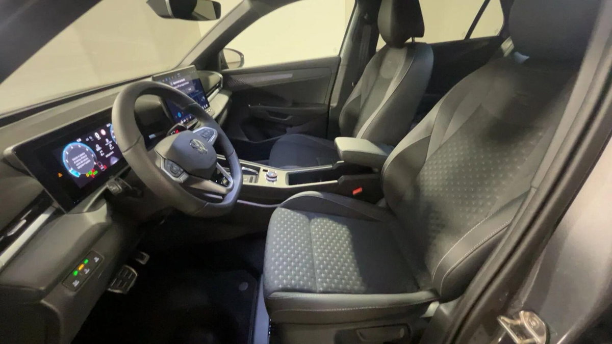Volkswagen T-Roc 1.5 etsi R-Line 150cv dsg (20)