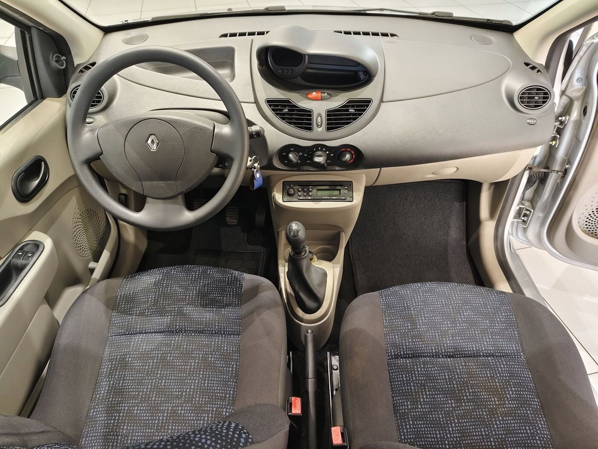 Renault Twingo 1.2 8V Dynamique (4)