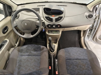 Renault Twingo 1.2 8V Dynamique (4)