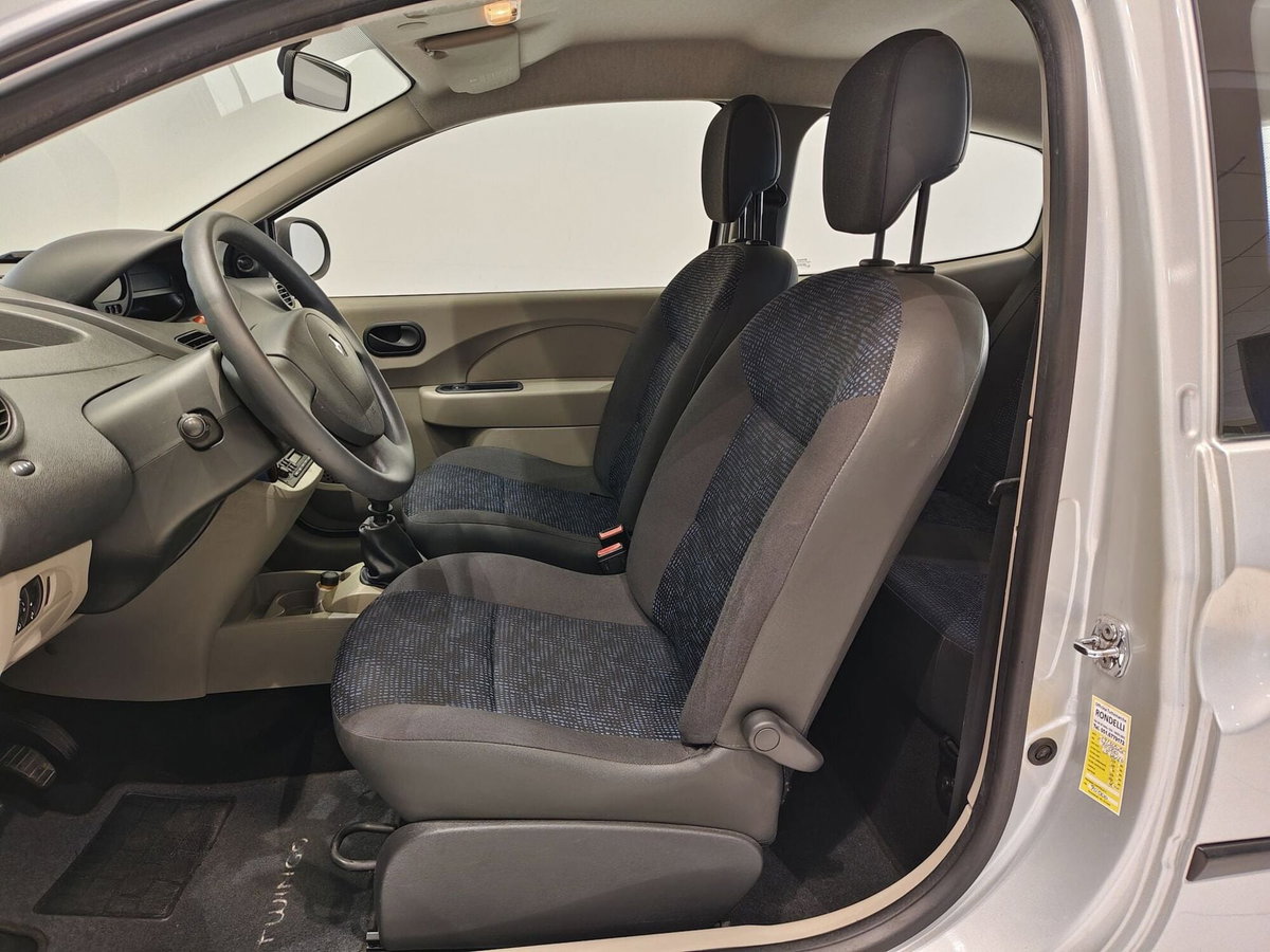 Renault Twingo 1.2 8V Dynamique (5)