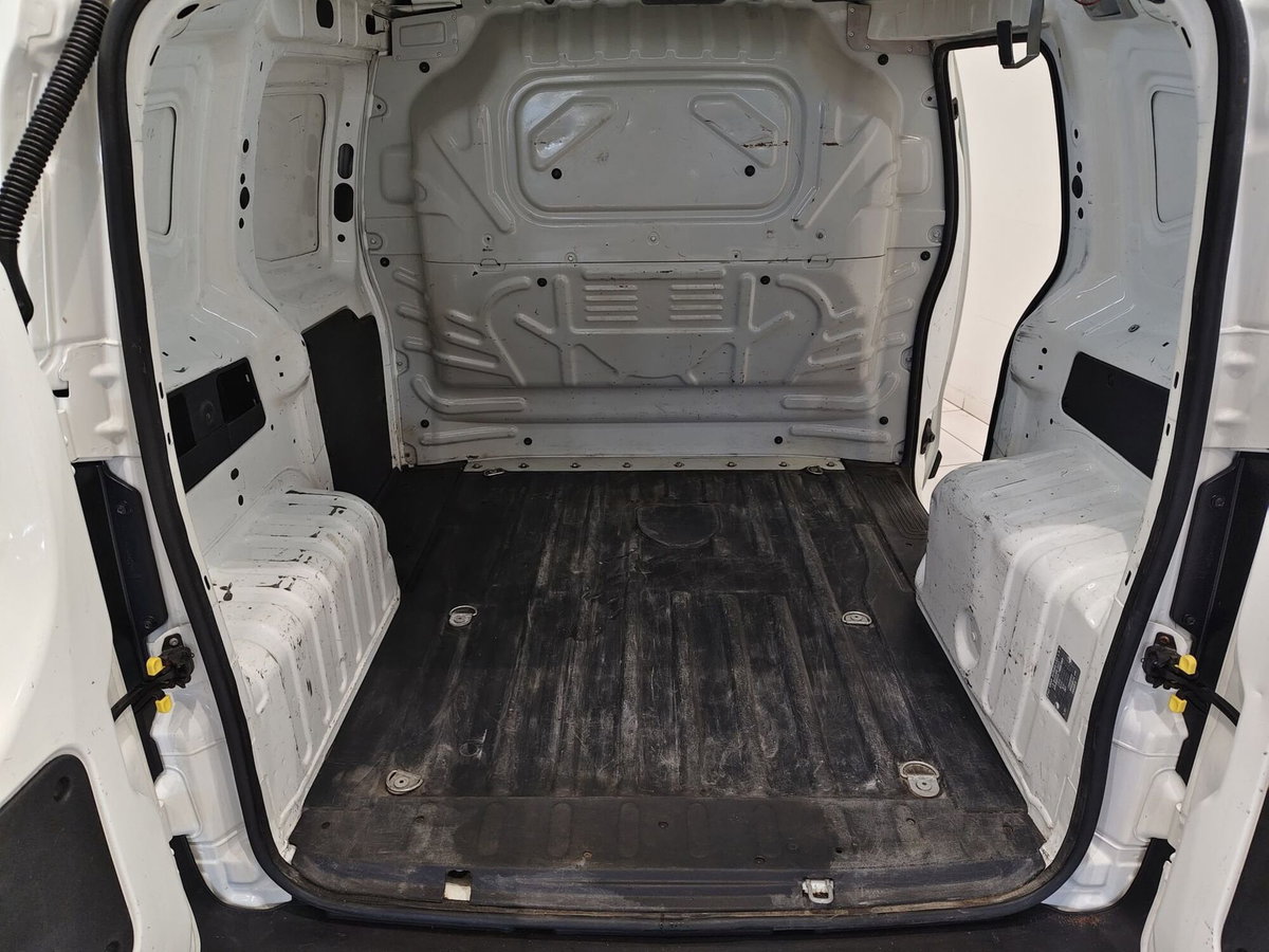 Fiat Fiorino 1.3 MJT 75CV Furgone SX E5+ (2)