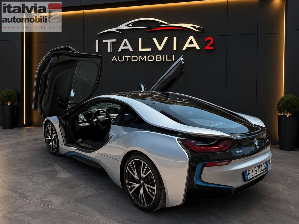 BMW i8 Coupé i8 (2)