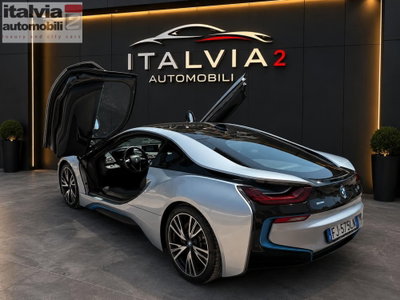BMW i8 Coupé i8 (2)