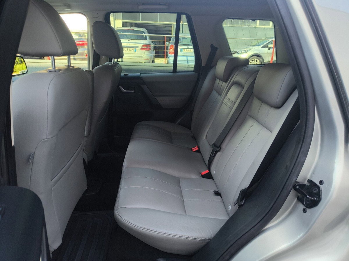 Land Rover Freelander 2.2 SD4 S.W. HSE (10)