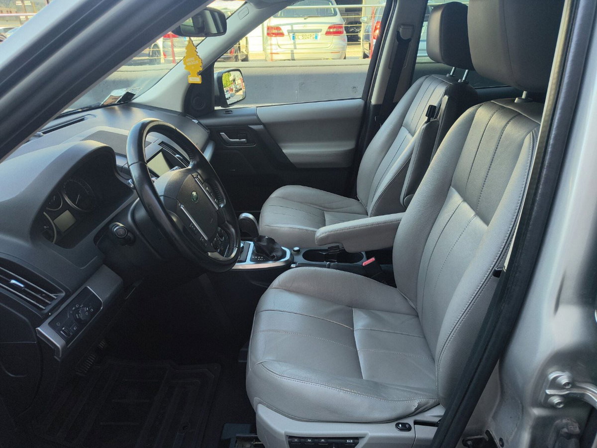 Land Rover Freelander 2.2 SD4 S.W. HSE (9)