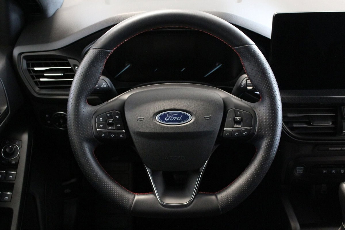 Ford Focus 1.0t ecoboost h ST-Line X 155cv powershift (15)