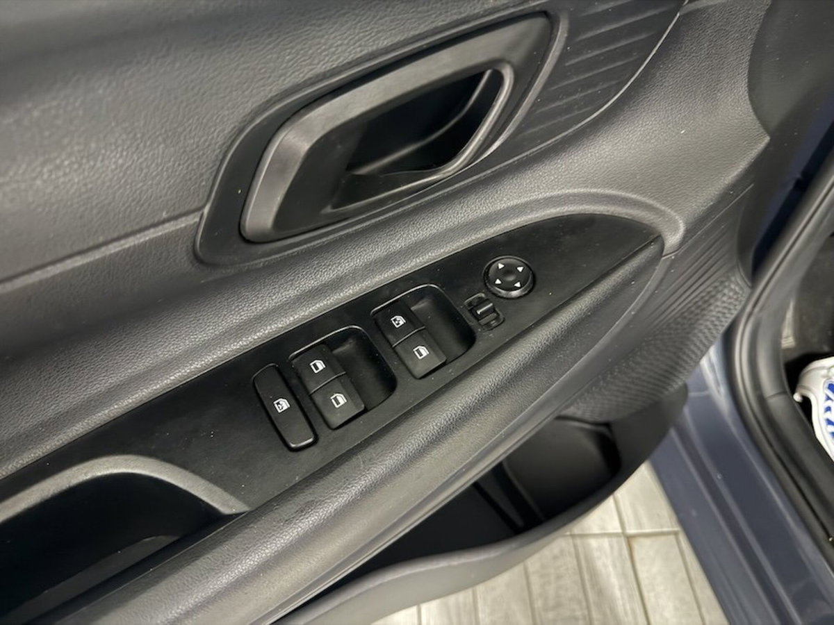 Hyundai i20 1.2 MPI MT ConnectLine (18)