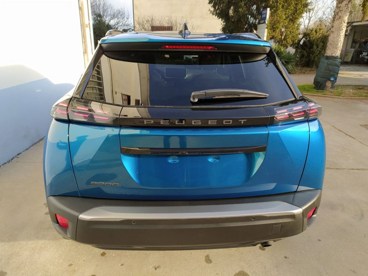 Peugeot 2008 1.2 turbo Allure 100cv (11)