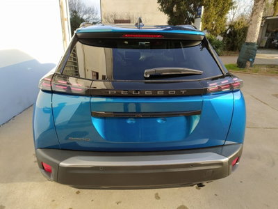 Peugeot 2008 1.2 turbo Allure 100cv (11)