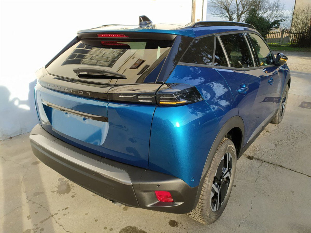 Peugeot 2008 1.2 turbo Allure 100cv (14)