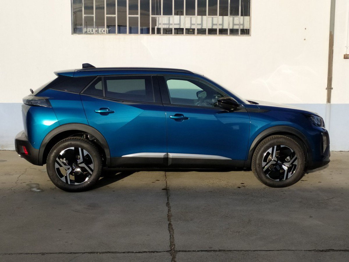 Peugeot 2008 1.2 turbo Allure 100cv (3)