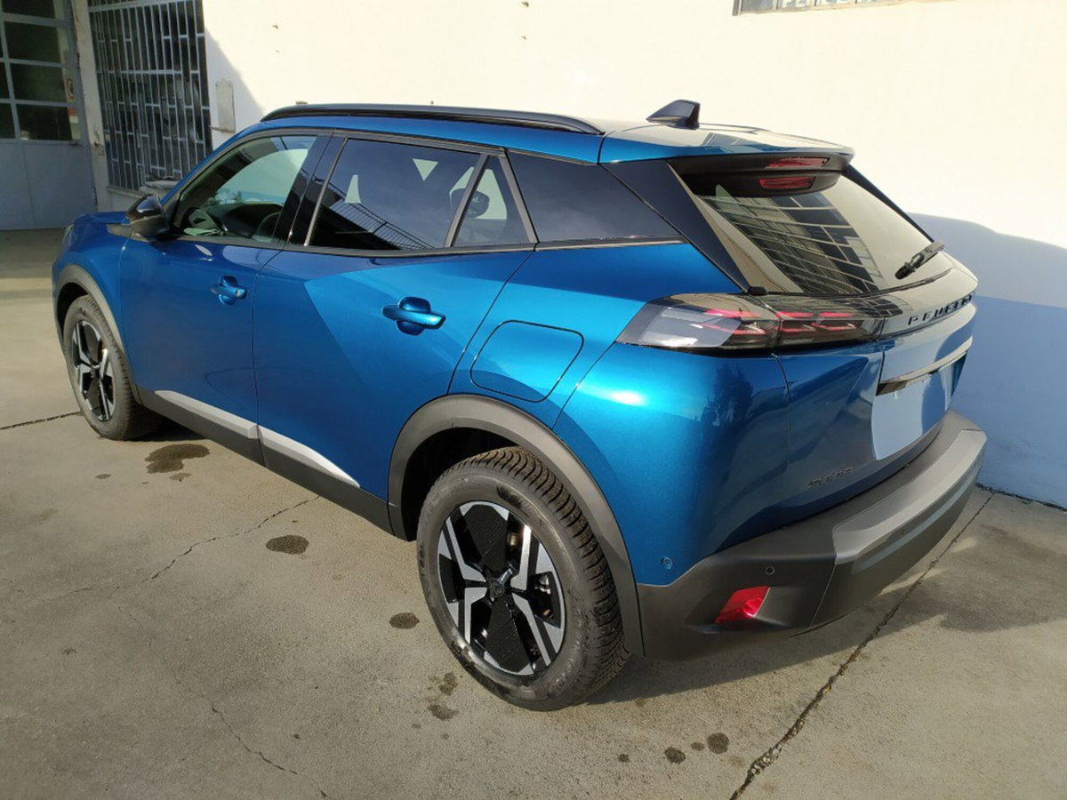 Peugeot 2008 1.2 turbo Allure 100cv (5)