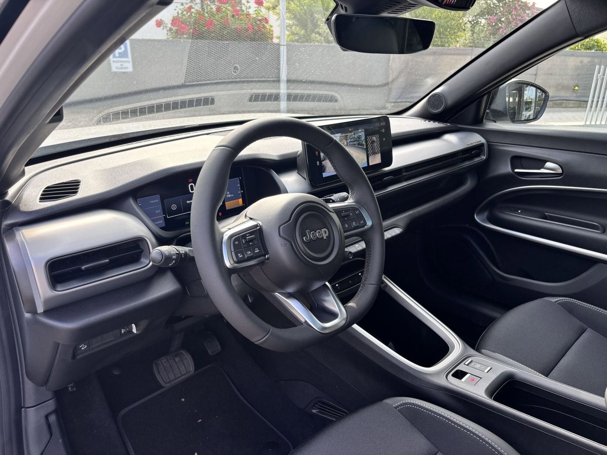 Jeep Avenger 1.2 turbo e-hybrid mhev Summit fwd 110cv edct6 (12)