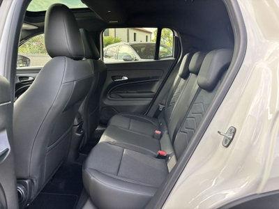 Jeep Avenger 1.2 turbo e-hybrid mhev Summit fwd 110cv edct6 (9)