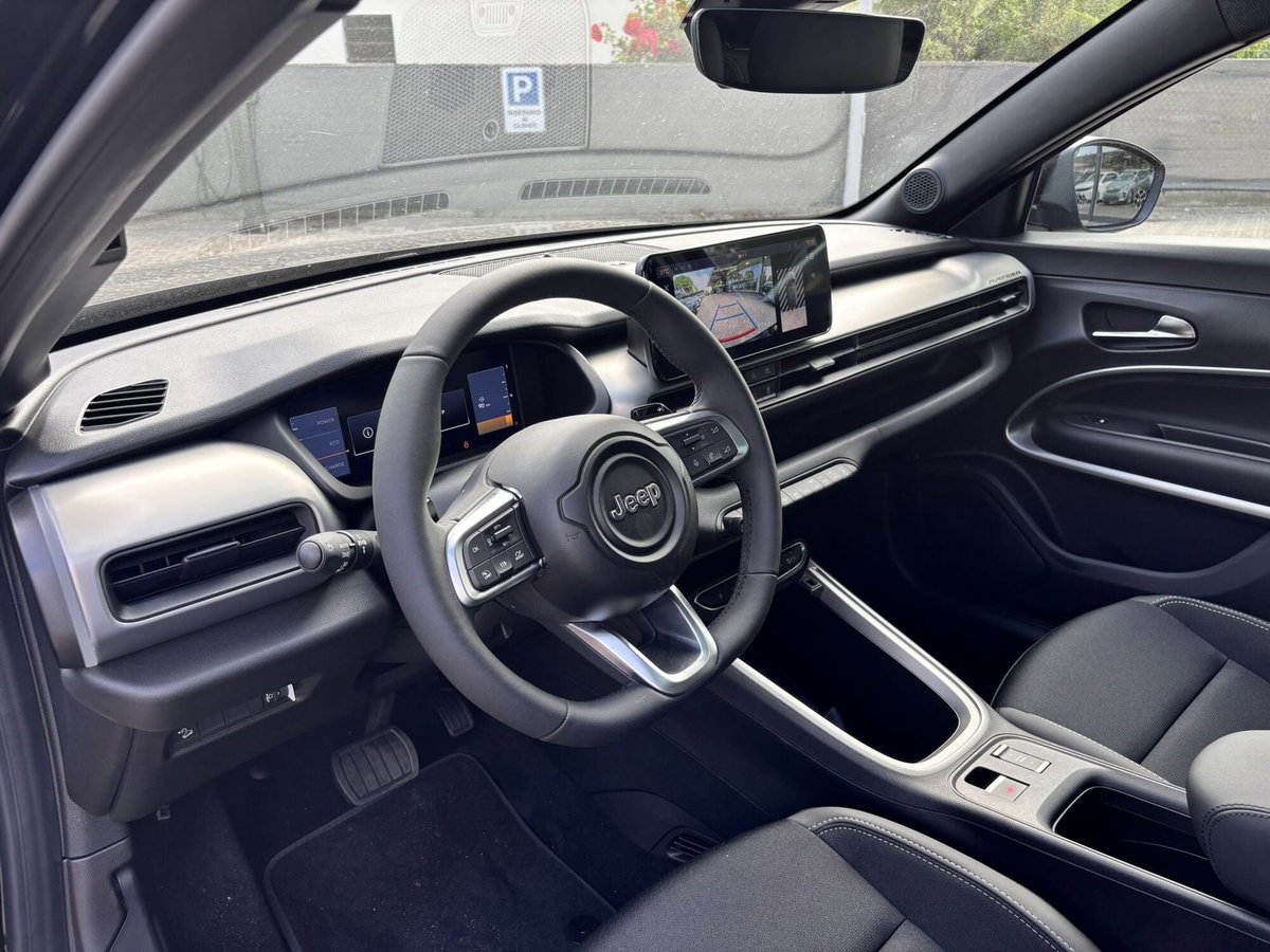 Jeep Avenger 1.2 turbo e-hybrid mhev Summit fwd 110cv edct6 (12)