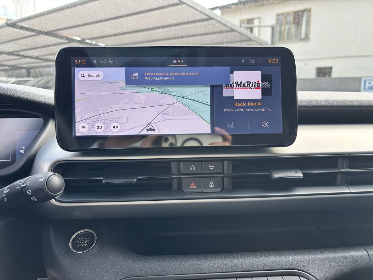 Jeep Avenger 1.2 turbo e-hybrid mhev Summit fwd 110cv edct6 (15)