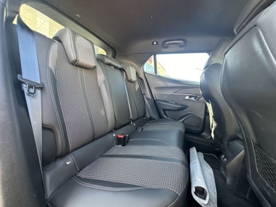 Peugeot 2008 PureTech 130 S&S EAT8 GT Line (13)