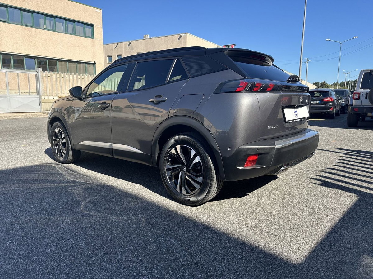 Peugeot 2008 PureTech 130 S&S EAT8 GT Line (3)
