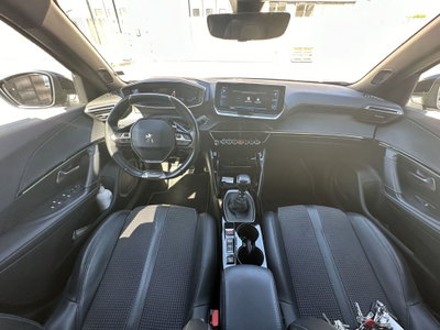 Peugeot 2008 PureTech 130 S&S EAT8 GT Line (9)
