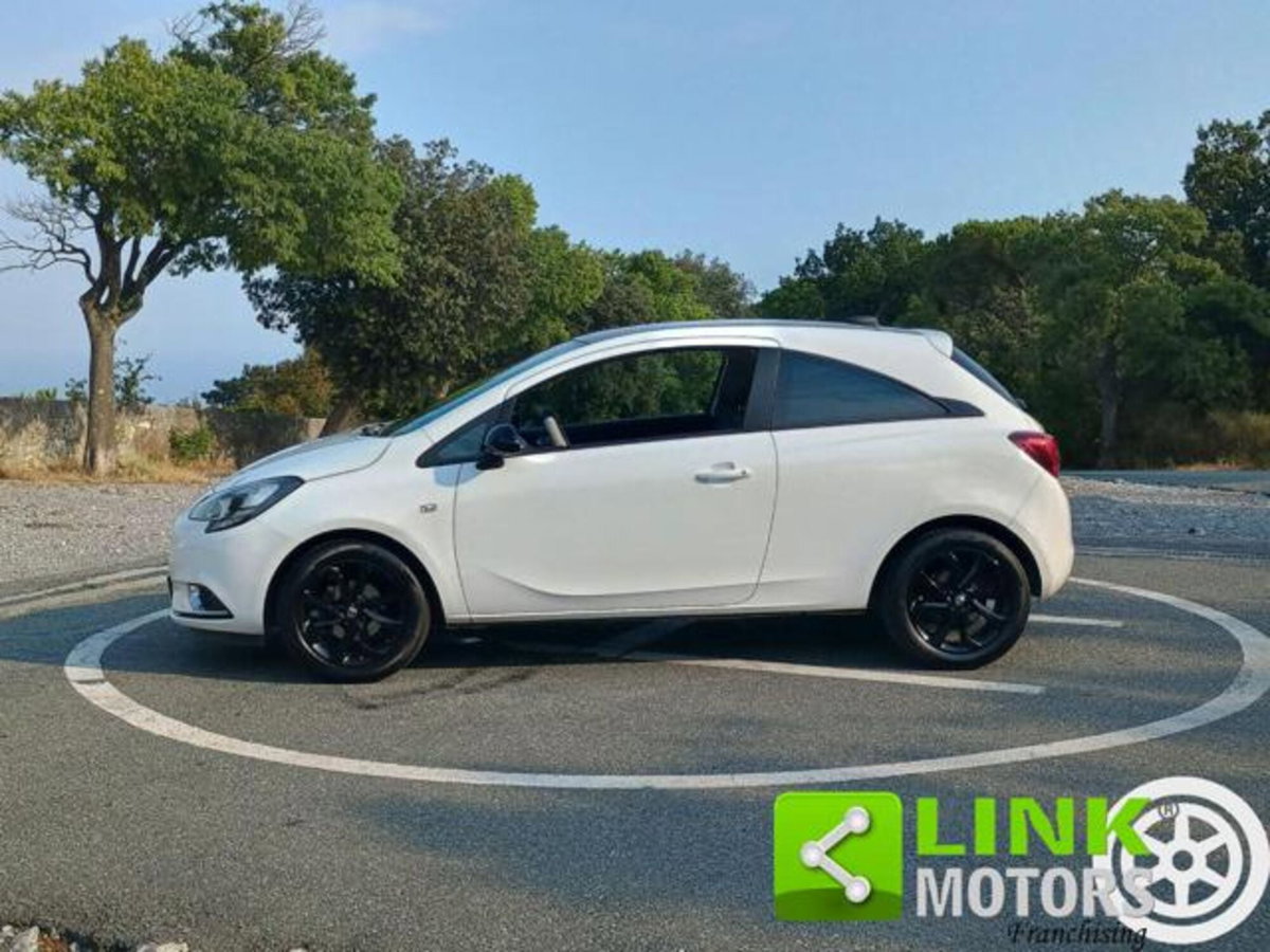 Opel Corsa Coupé 1.4 90CV GPL Tech b-Color (4)