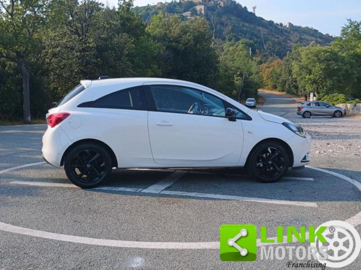 Opel Corsa Coupé 1.4 90CV GPL Tech b-Color (7)