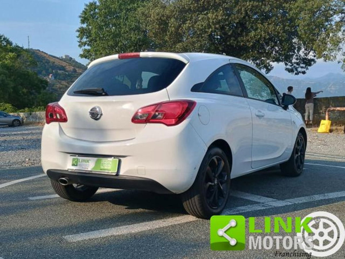 Opel Corsa Coupé 1.4 90CV GPL Tech b-Color (8)