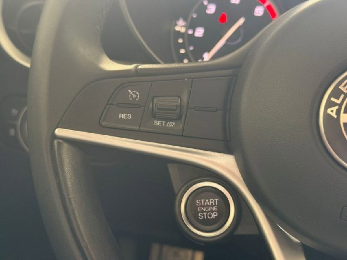 Alfa Romeo Giulia 2.2 Turbodiesel 150 CV AT8 Super (16)
