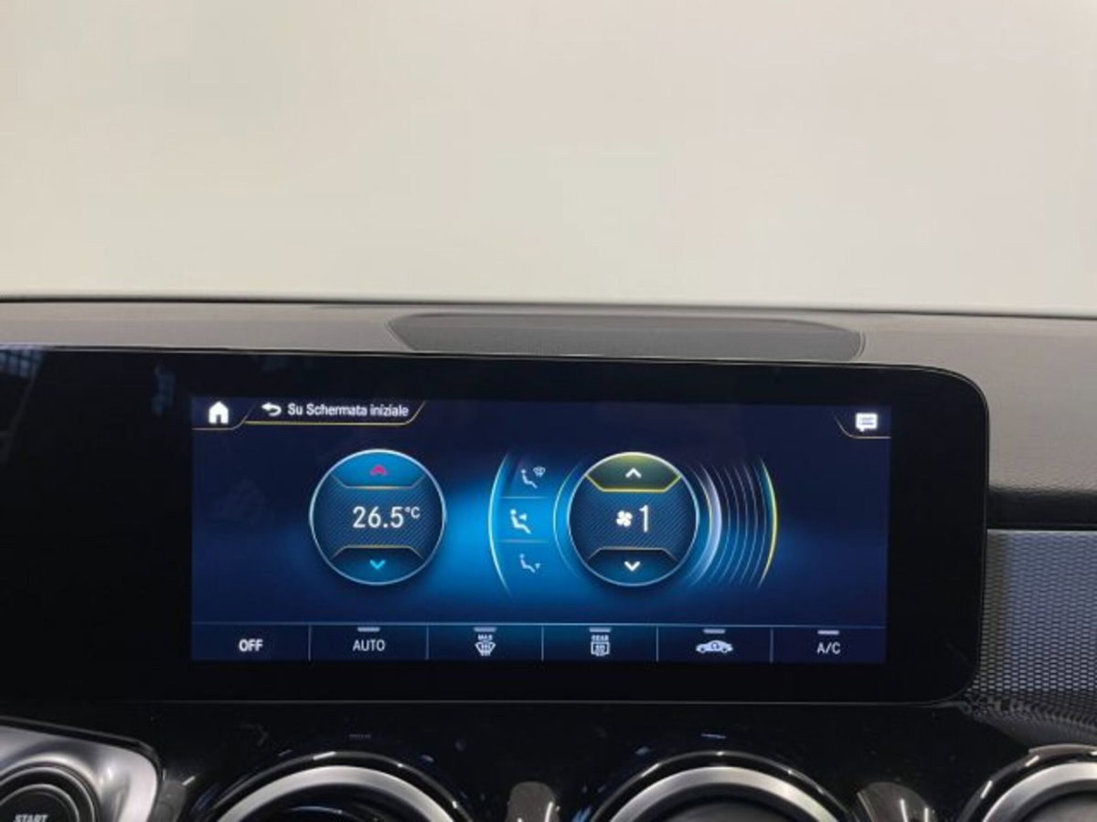 Mercedes-Benz GLB 200 d Automatic Business (13)