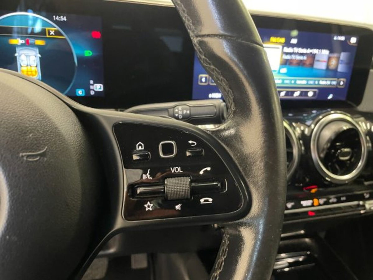 Mercedes-Benz GLB 200 d Automatic Business (18)