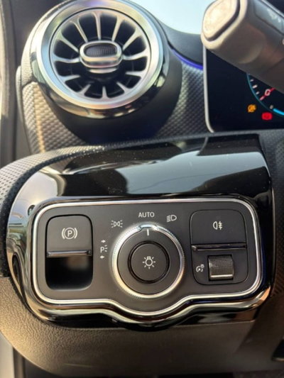 Mercedes-Benz Classe A 180 d Automatic Sport (17)