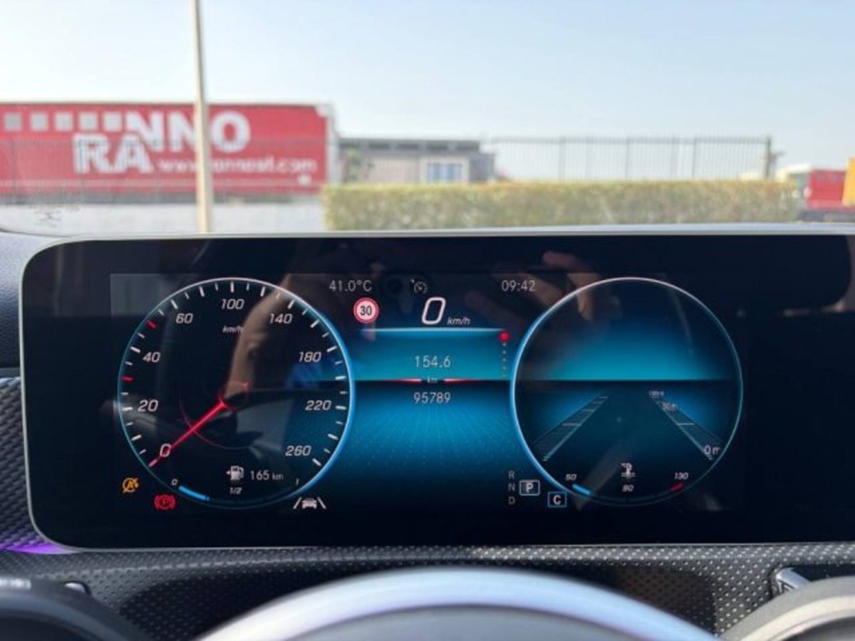 Mercedes-Benz Classe A 180 d Automatic Sport (18)