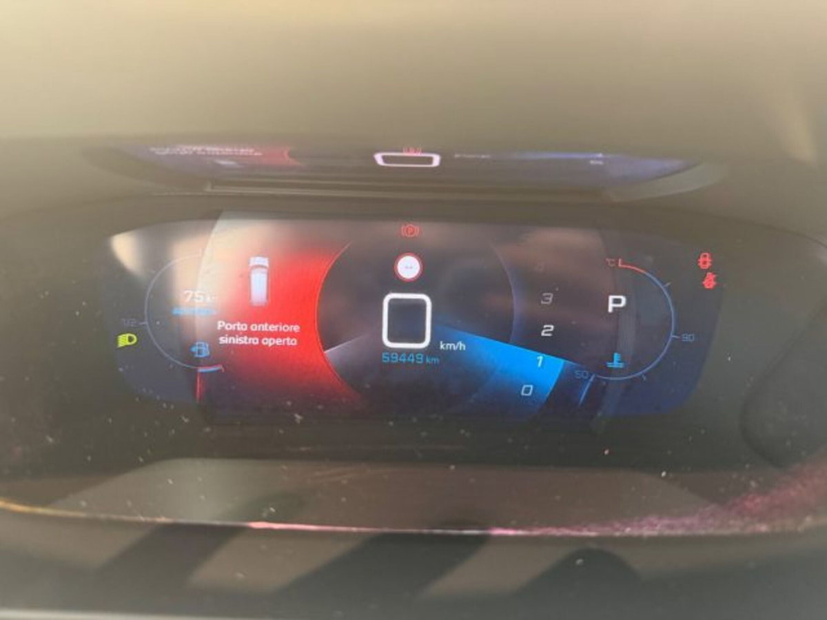 Peugeot 2008 PureTech 130 S&S EAT8 Allure Pack (5)
