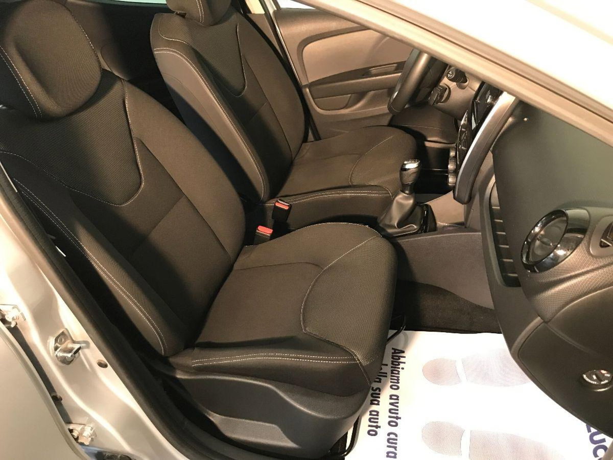 Renault Clio TCe 12V 90 CV 5 porte Business (18)