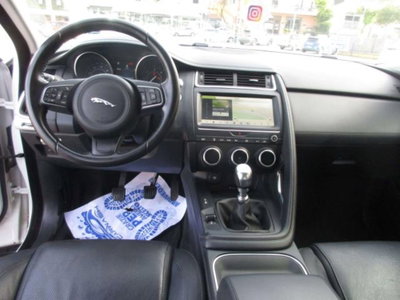 Jaguar E-Pace 2.0D 150 CV AWD R-Dynamic (12)