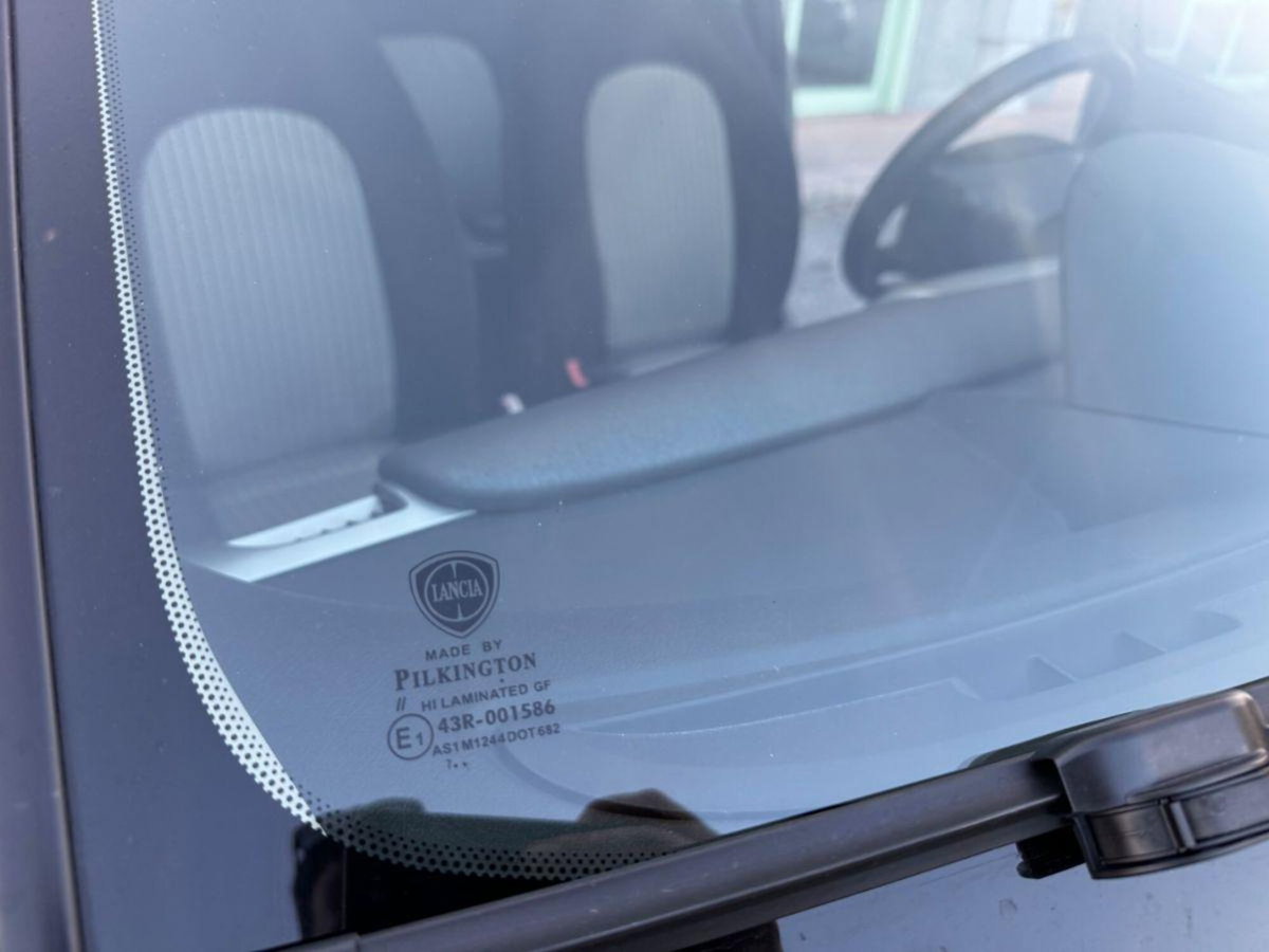 Lancia Ypsilon 1.2 Argento (16)