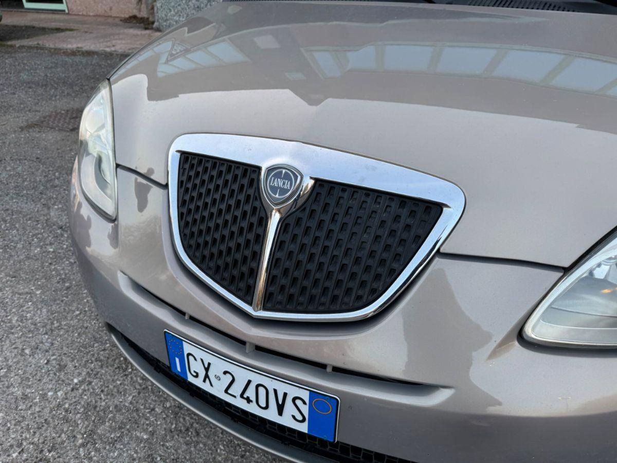 Lancia Ypsilon 1.2 Argento (18)