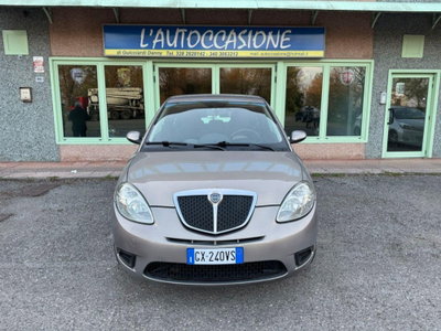 Lancia Ypsilon 1.2 Argento (2)