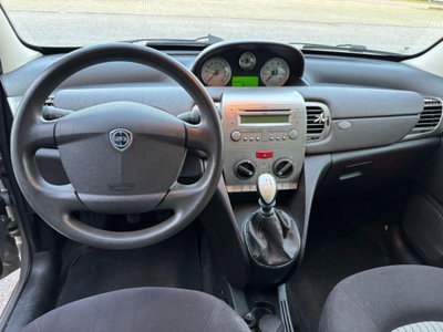 Lancia Ypsilon 1.2 Argento (7)