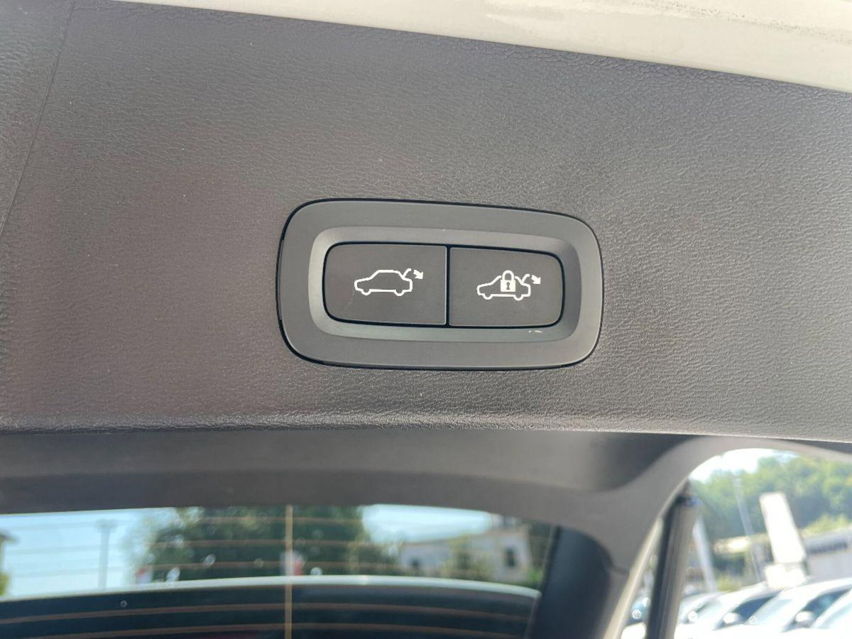 Volvo XC40 T4 Recharge Plug-in Hybrid automatico Core (8)