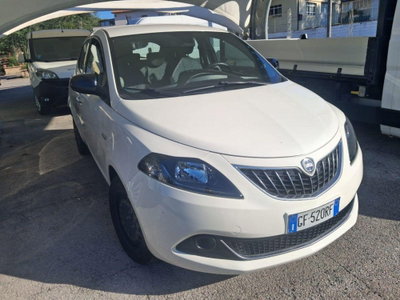 Lancia Ypsilon 1.0 FireFly 5 porte S&S Hybrid Silver Plus (3)