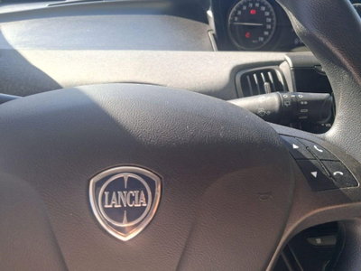 Lancia Ypsilon 1.0 FireFly 5 porte S&S Hybrid Silver Plus (8)